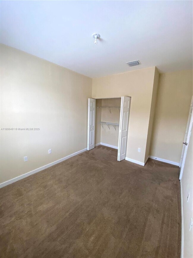 Building Photo - 9401 SW 171st Pl