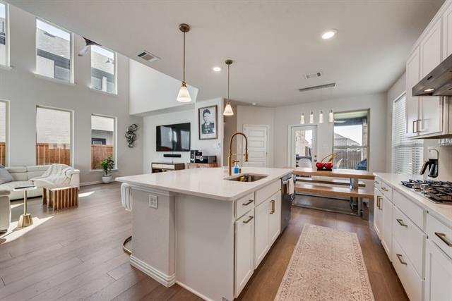 Building Photo - 1220 Canuela Way