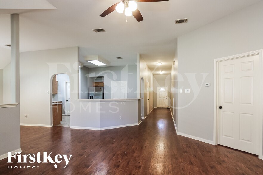 Building Photo - 21538 Forest Colony Dr