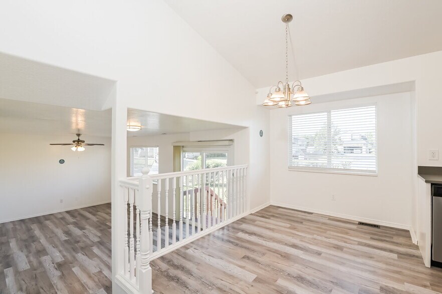 Building Photo - 2563 200 E
