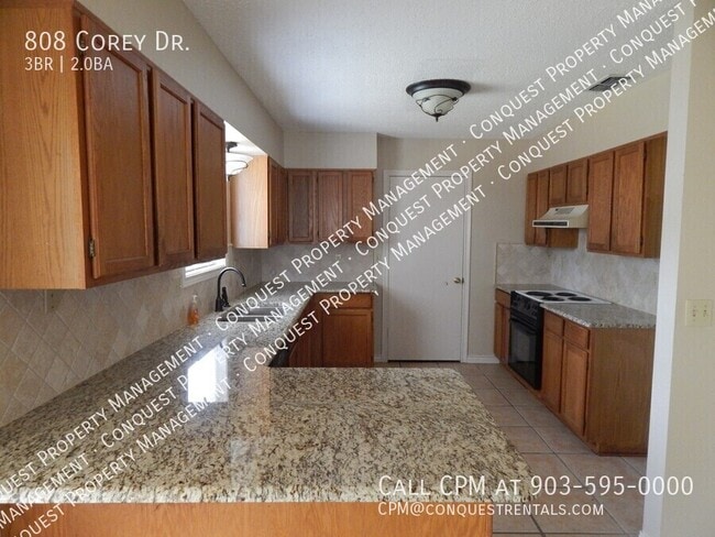 Building Photo - 808 Corey Dr