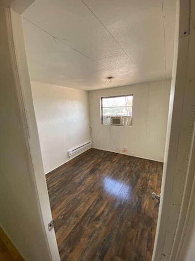 Building Photo - 2 Bed 1 Bath Mobile Home