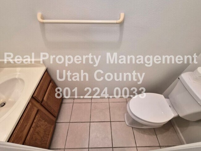 Building Photo - 747 Hanover Dr