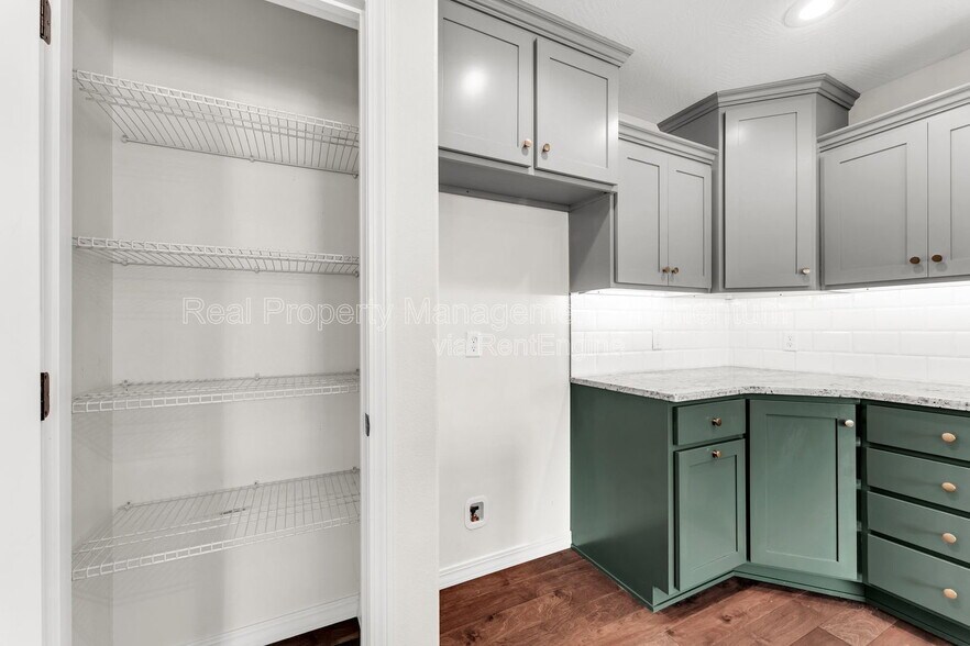 Building Photo - 825 S Trail Point Ct