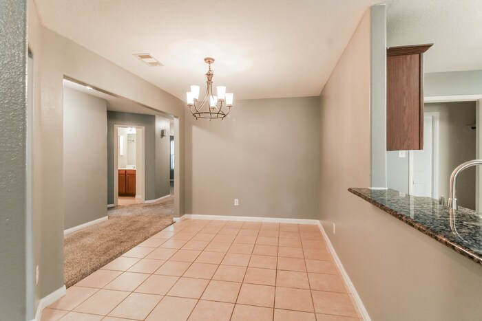 Building Photo - 2107 Golden Topaz Dr