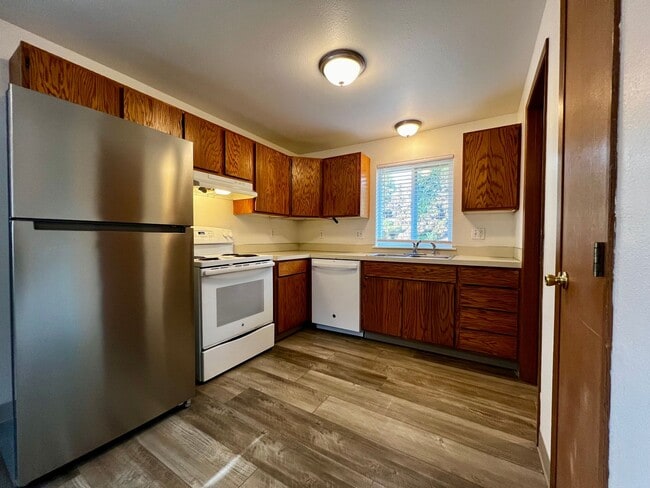 Building Photo - d1106