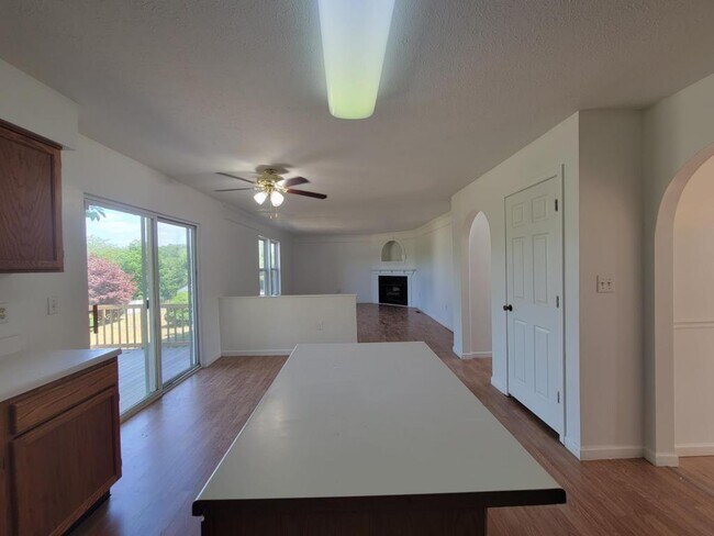 Building Photo - 101 Hemlock Ct