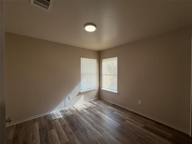 Building Photo - 13012 Lofton Cliff Dr