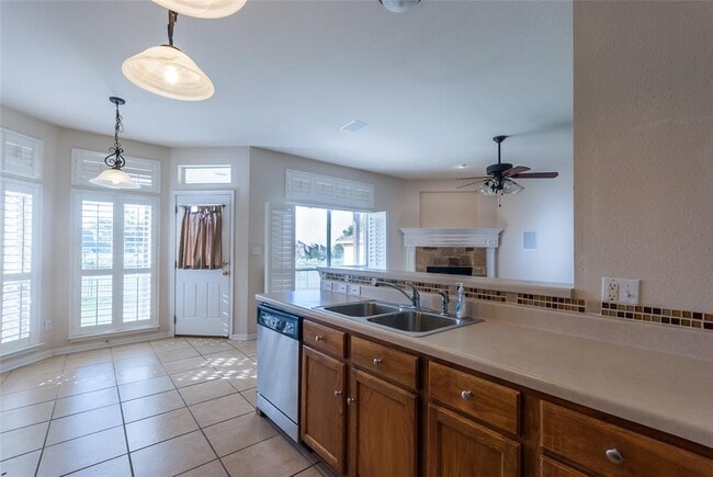 Building Photo - 1101 Hidden View Pl