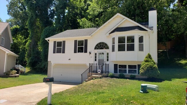 Building Photo - 969 Wynstay Cir Valley Park, MO 63088