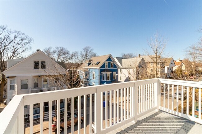Building Photo - 23 Wenham St