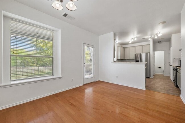 Building Photo - 1616 Kemah Dr