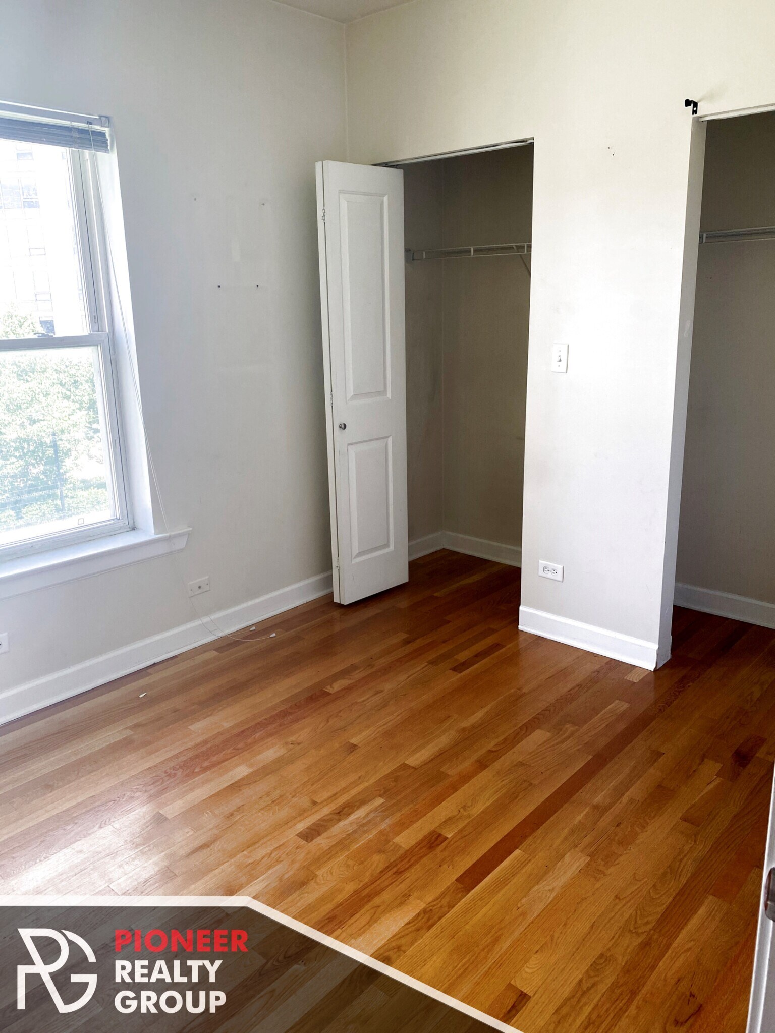 Building Photo - 3921 N Pine Grove Ave