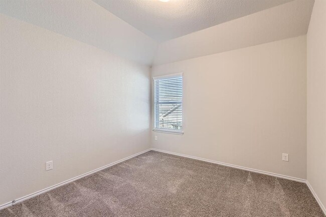 Building Photo - 3264 Pablo Cir
