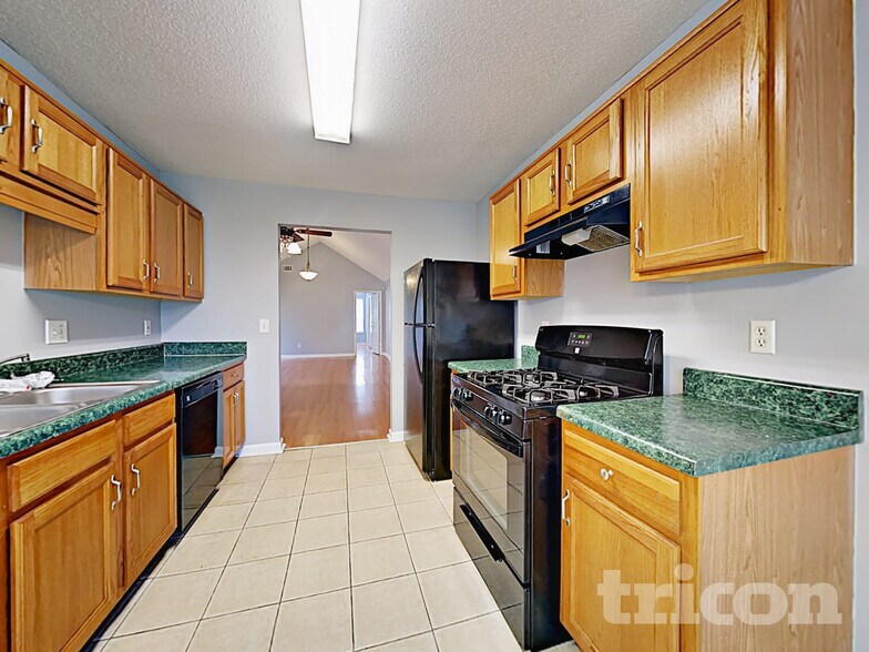 Building Photo - 1049 Charlbury Pl