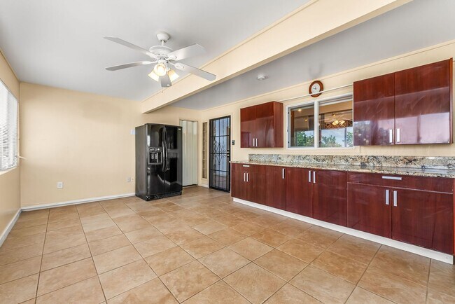 Building Photo - Single Family Home with views of Pearl Har...