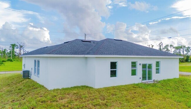 Building Photo - 46 Master Dr