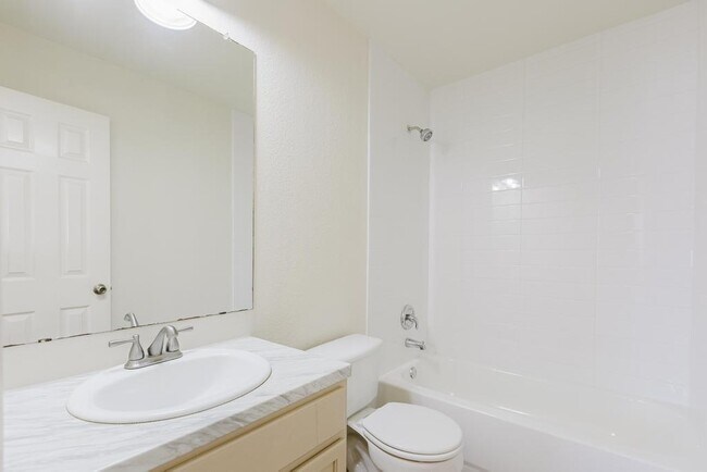 Building Photo - 1229 Vincent Pl