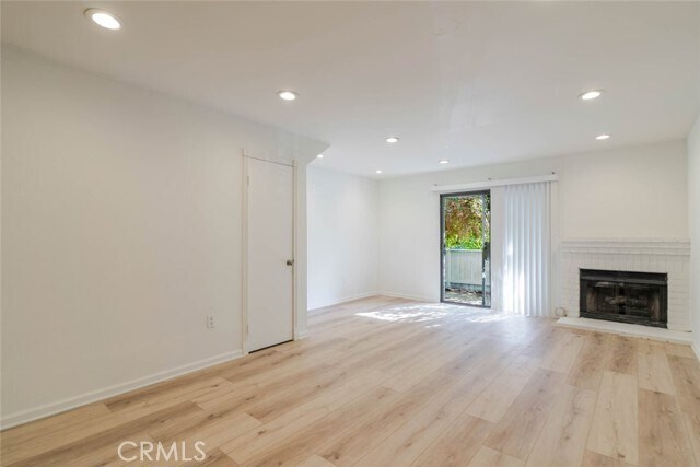 Building Photo - 15113 Saticoy St