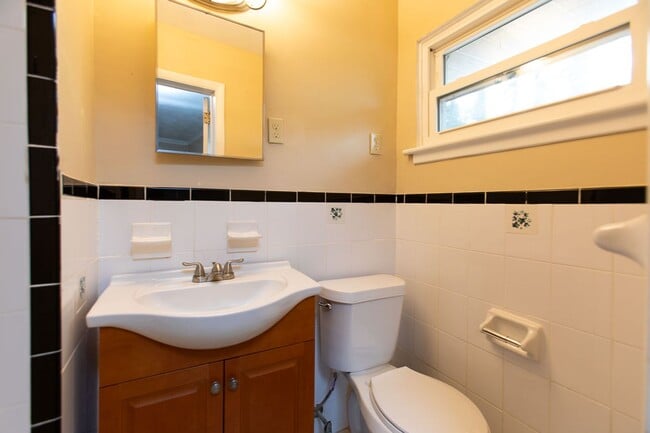 Building Photo - Call Sabrina Thomas at 757-767-0767 for more information