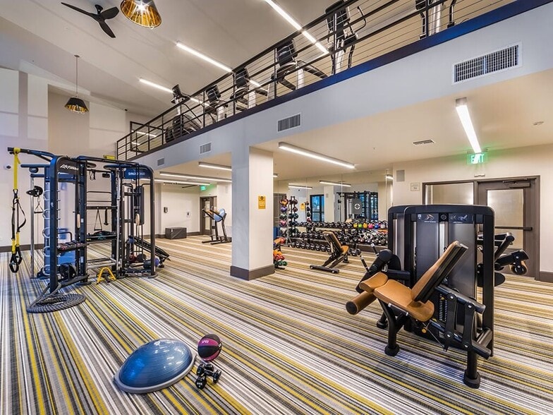 Building Photo - 808 West Apartments