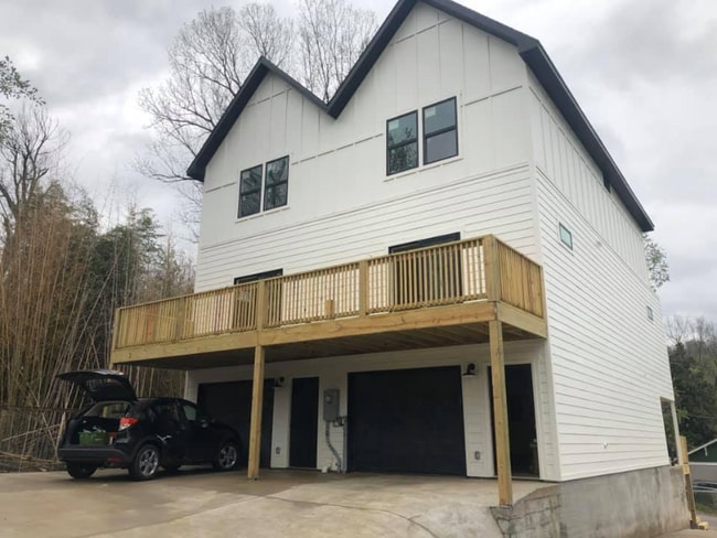 Building Photo - 121 N Washington Ave