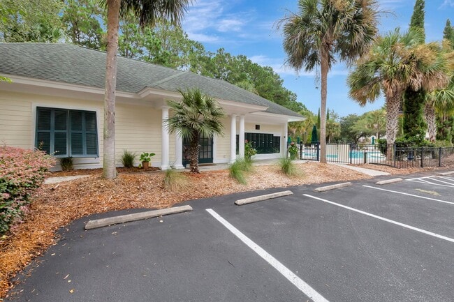 Building Photo - Updated 2-Bedroom Home in Indigo Hall at H...