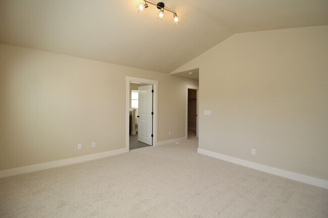 Building Photo - 13490 SW Calabash Terrace