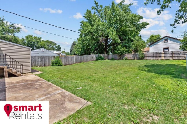 Building Photo - 1210 St Richard Dr