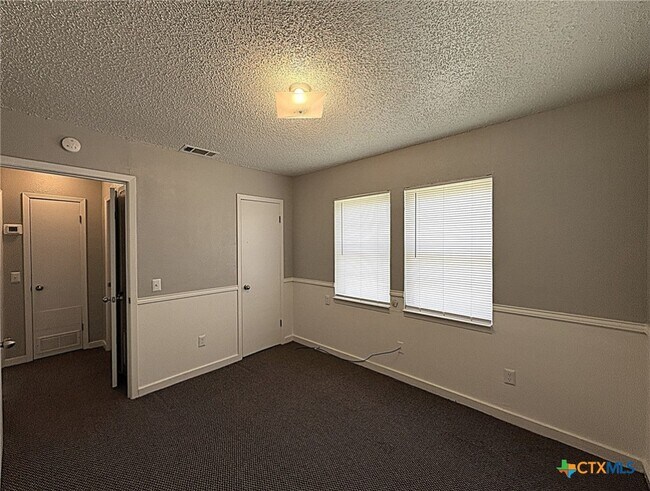 Building Photo - 306 N Ann Blvd