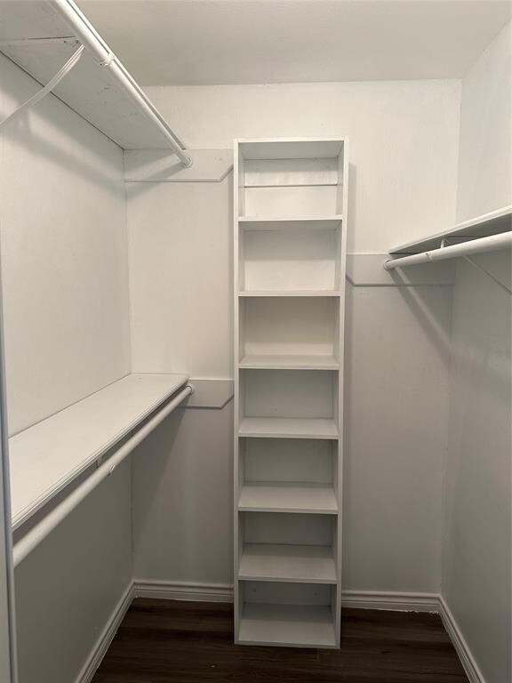 Building Photo - 228 Oak Manor Dr