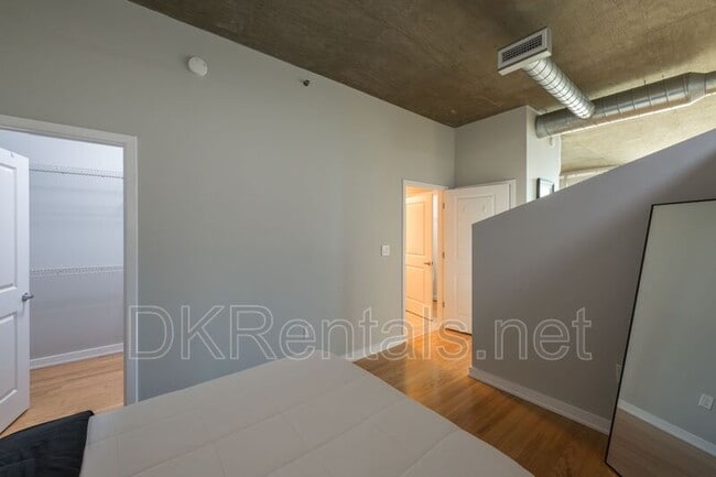 Building Photo - 943 Peachtree St NE