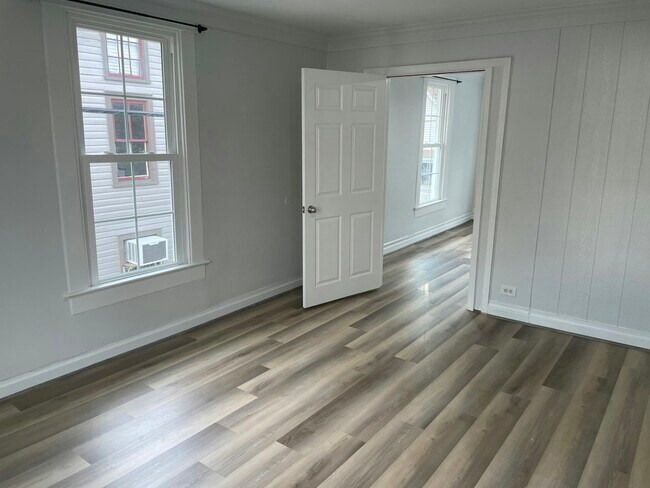 Building Photo - 201 Union St