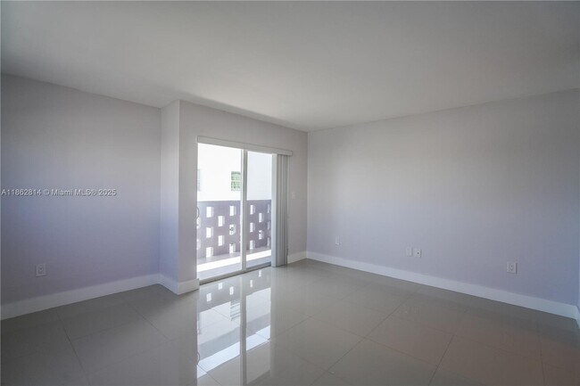 Building Photo - 1986 Biarritz Dr