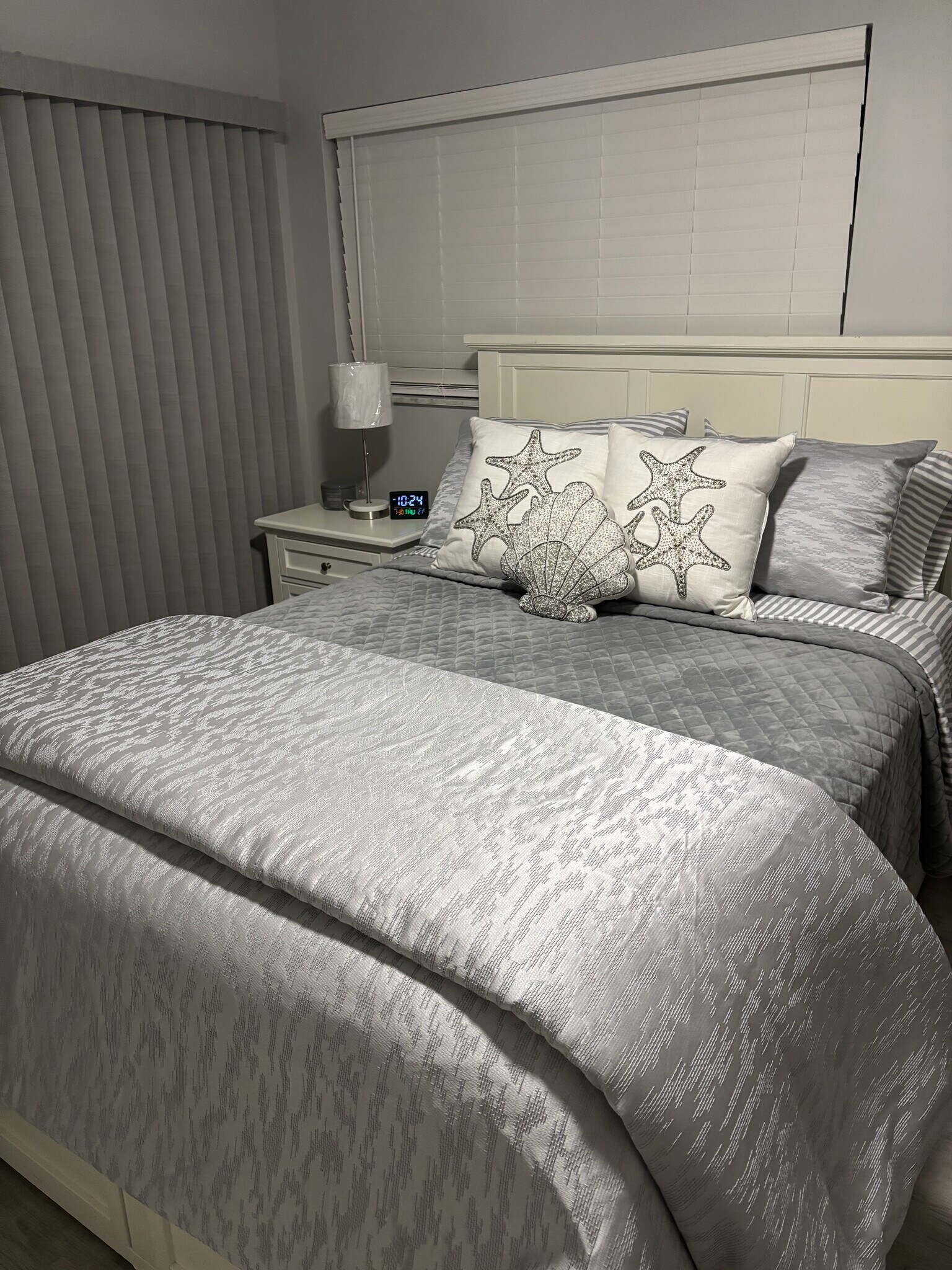 Guest bedroom Queen Size Posterpedic Platnium - 10 Vista Palm Ln