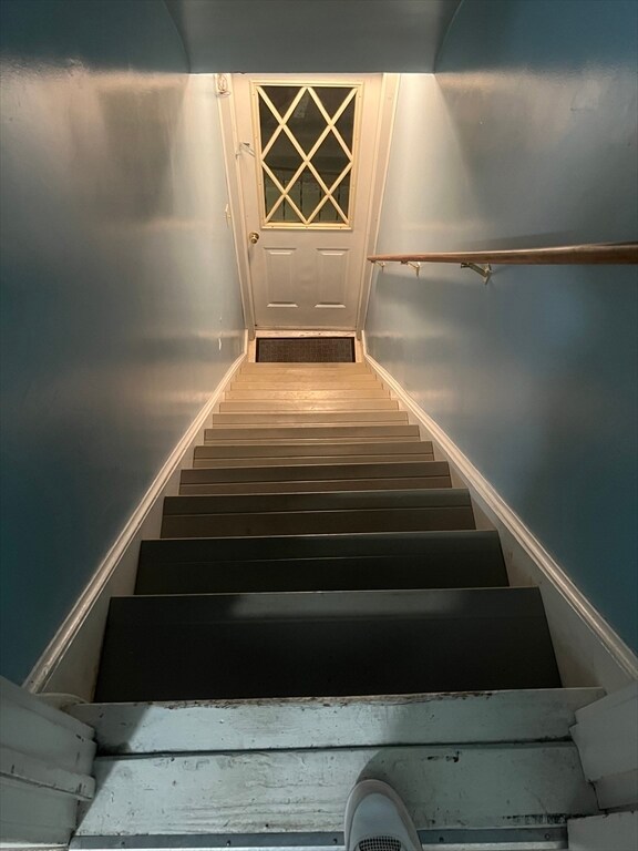 Building Photo - 143 Main St