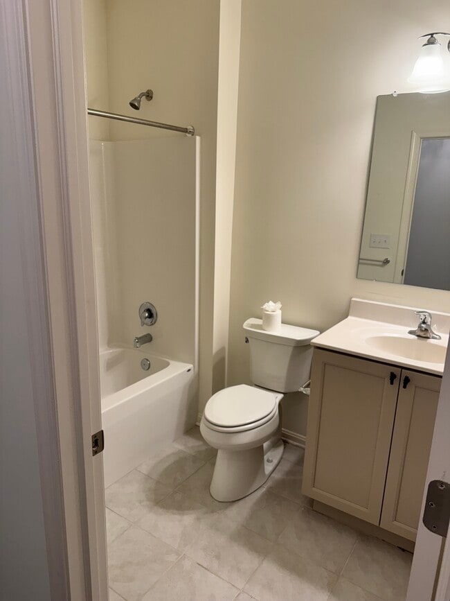 Building Photo - 145 Leander Dr