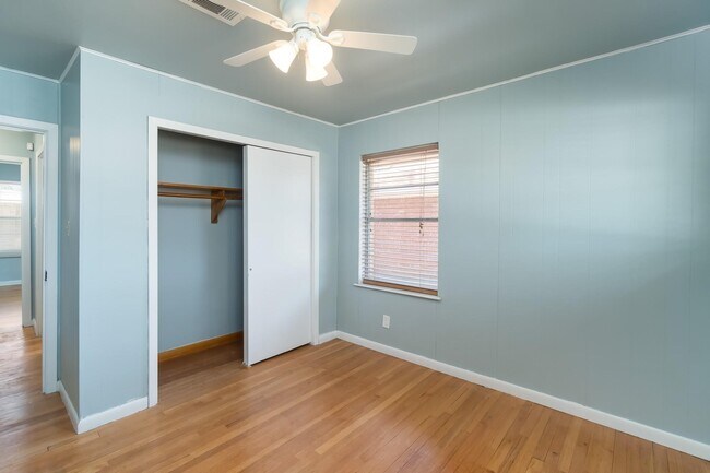 Building Photo - 1706 Colby Dr