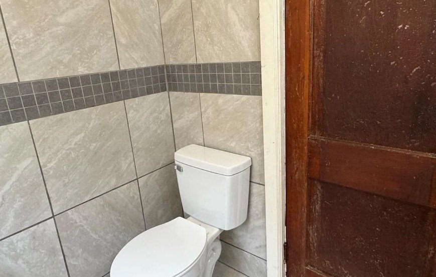 Building Photo - 3515 Carver Ave SW