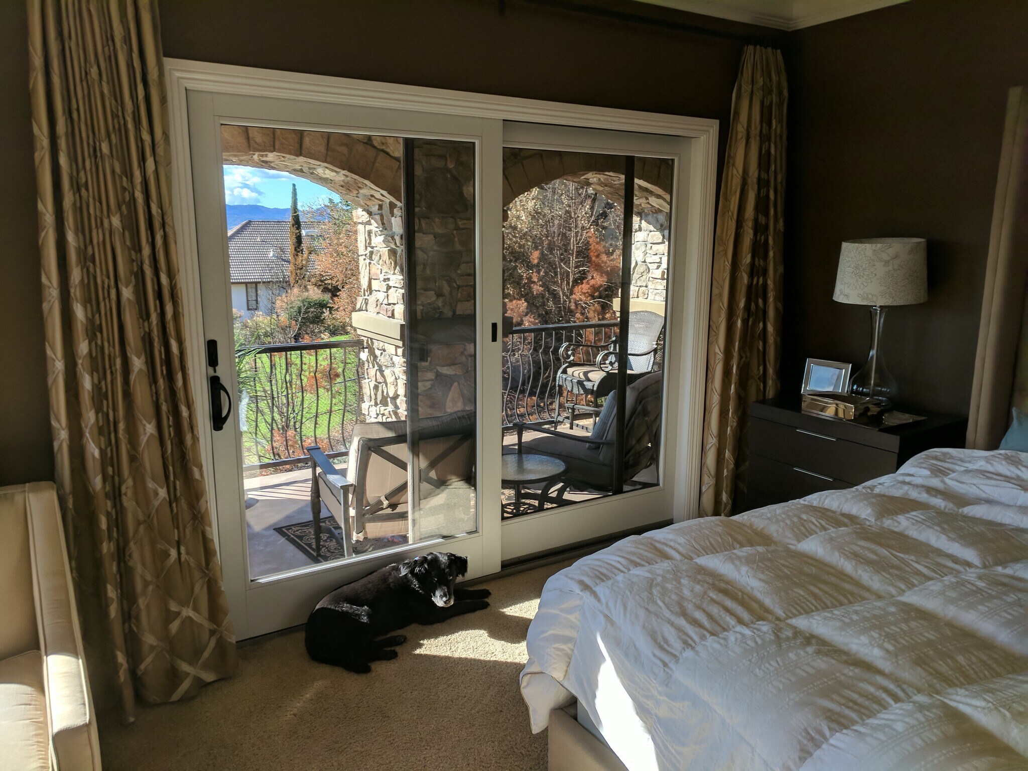 Master Bedroom with patio - 21 Pinnacle Peak St