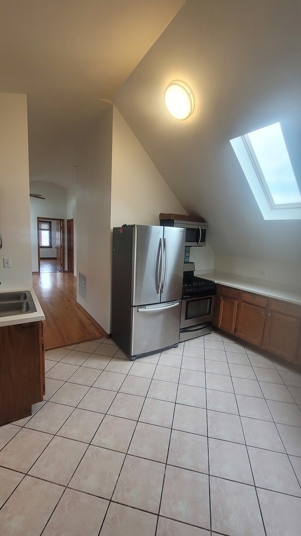 Building Photo - 2977 N Lawndale Ave