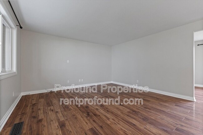 Building Photo - 5860 SW 191st Ave