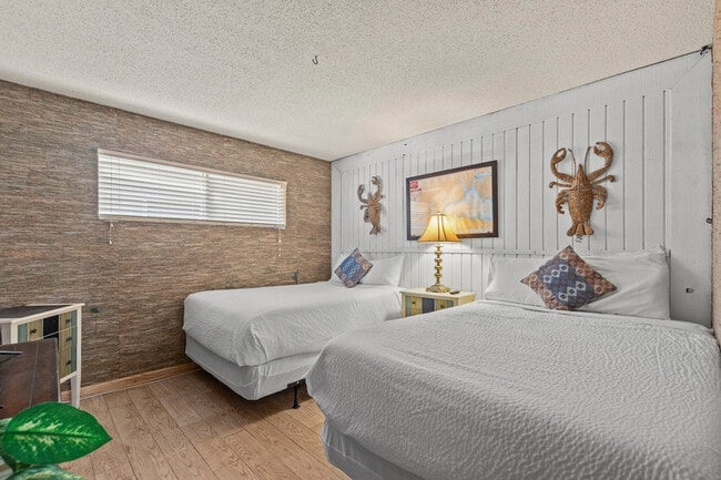 Building Photo - 4000 Gulf Terrace Dr