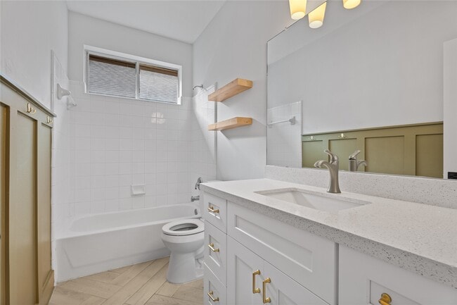 Building Photo - 23742 River Pl Dr