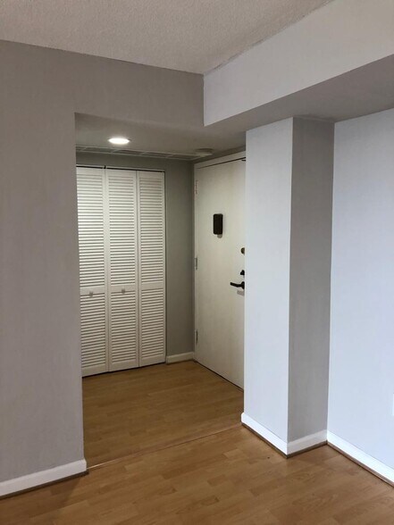 Building Photo - 2333 Brickell