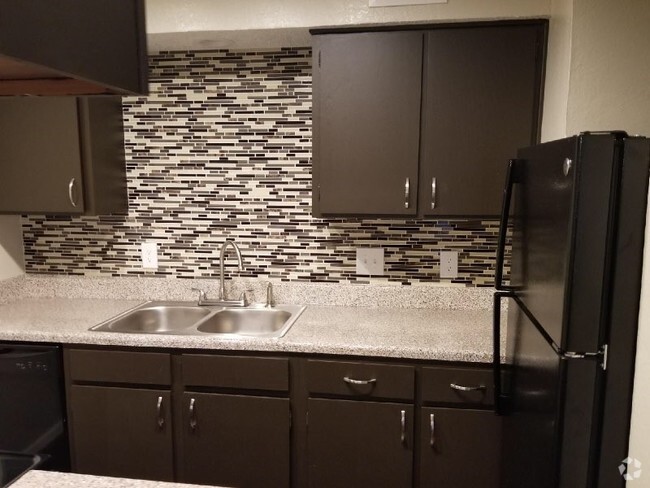 Kitchen - Hulen Gardens Apartments