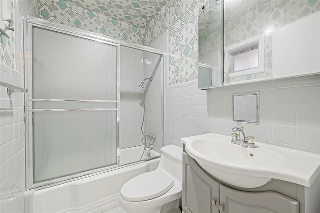 Building Photo - 2511 Maroneal St