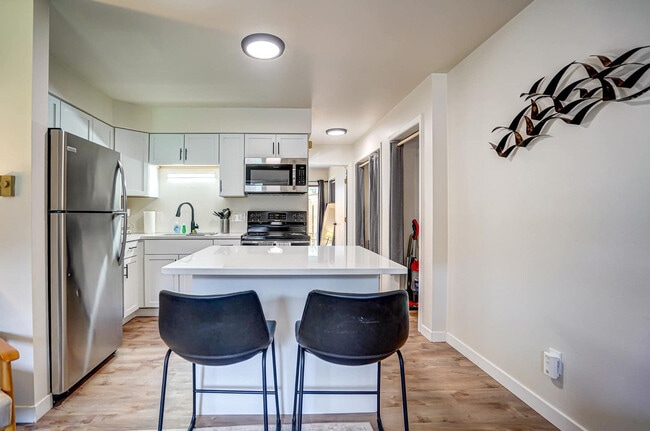 Building Photo - 1217 E Wilson St