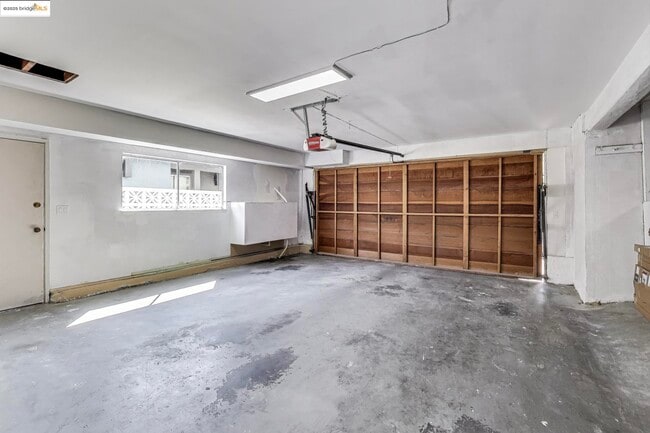 Building Photo - 4034 Rhoda Ave