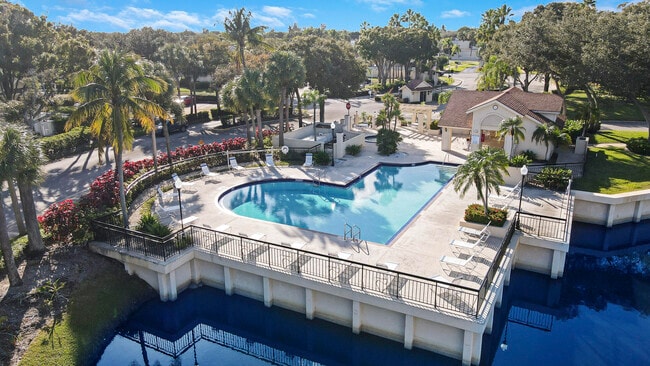 Building Photo - 8140 Bridgewater Ct